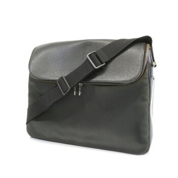 Louis Vuitton Taiga Taimir Messenger Shoulder Bag Black - Picture 1 of 9